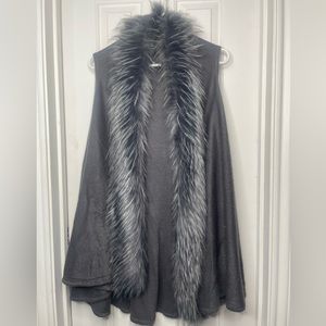 Women's Faux Fur Sleeveless Sweater-Size:S/M